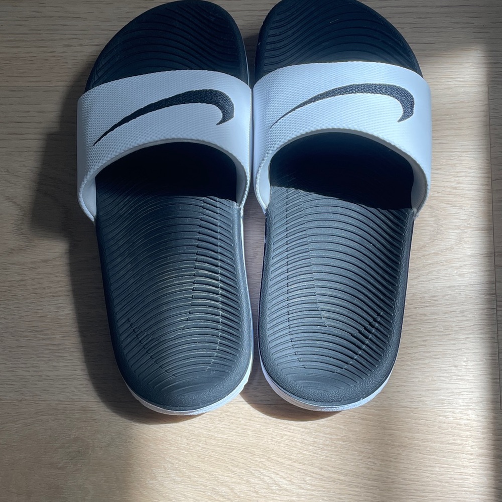 Nike Black and White kids Slides